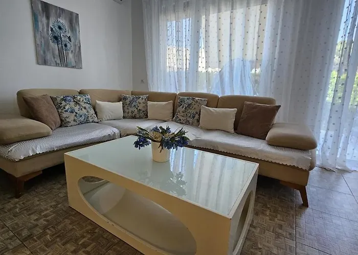 In Lura Complex Apartment