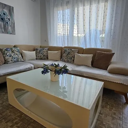 In Lura Complex Apartment